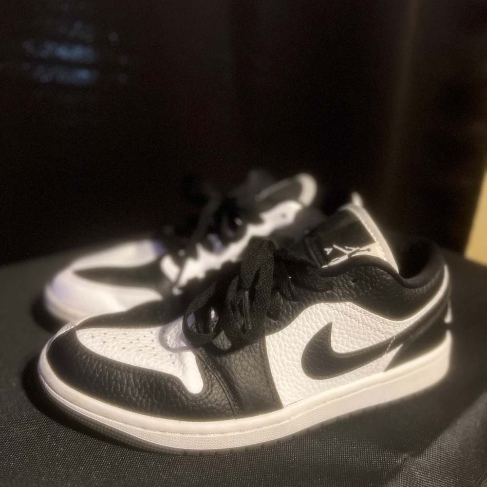 Women’s Air Jordan 1 Homage